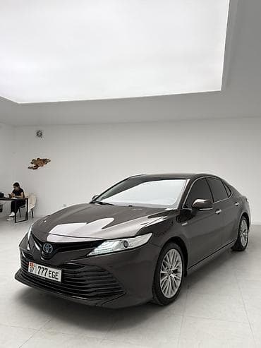 Продажа авто: Toyota Camry: 2019 г., 2.5 л, Вариатор, Гибрид, Седан — 3