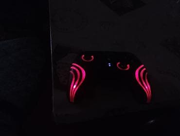 джойстик блютуз: Игровой геймпад с RGB‑подсветкой - Корпус: эргономичная форма — 3