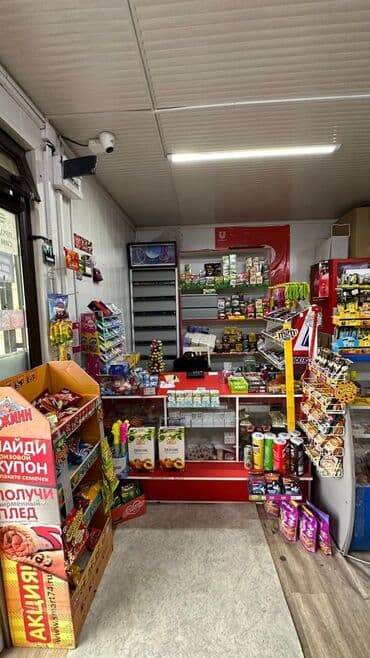 Гаражи: Продаю продуктовый магазин в 10 мкр 
33 кВ м — 4