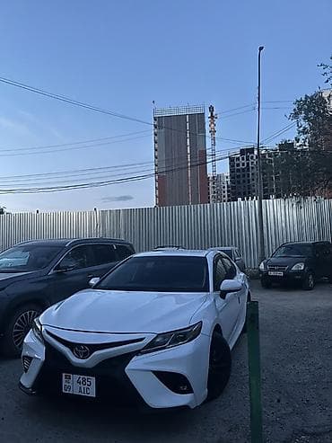 Toyota Camry: 2019 г., Бензин, Седан — 3