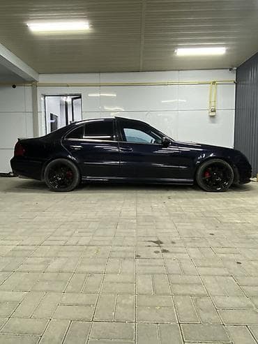 Mercedes-Benz E-Class: 2003 г., 5 л, Бензин, Седан