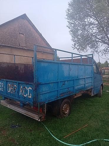 два авто: Легкий грузовик, Mercedes-Benz, Стандарт — 5