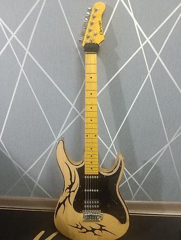 Продам Электрогитару с комбоусилителем. Гитара Clevan CST 30N at lalafo.kg Продам Электрогитару с комбоусилителем. Гитара Clevan CST 30N