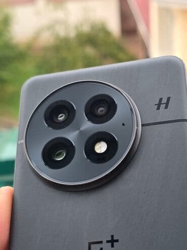 прошитая: OnePlus 13, Б/у, 1 ТБ, цвет - Черный, eSIM, 2 SIM — 3