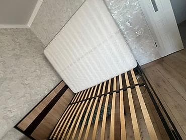 max safe: Двуспальная кровать, Б/у, С матрасом, длина - 200 см — 1