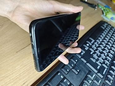 Redmi, Redmi 8, Б/у, 32 ГБ, цвет - Черный, 2 SIM — 3