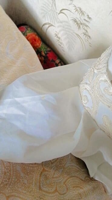 платье в клетку с белым воротником: Вечерний платья Тоько один раз. Уступка есть. Чисто но на одном месте — 3