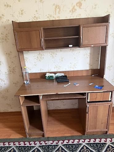 Компьютерные столы: Компьютерный стол, С полками — 1