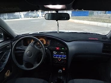 roewe ei5: Hyundai Elantra: 2001 г., 1.6 л, Механика, Бензин, Седан — 6
