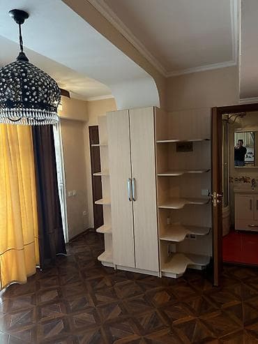 гостины: Сдается просторный номер/апартаменты с отдельным входом на первом — 9
