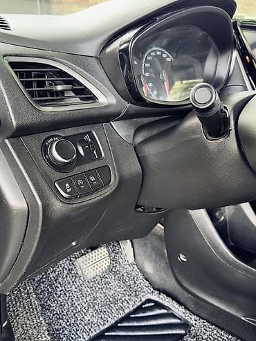 shevralet spark: Chevrolet Spark: 2019 г., 1 л, Вариатор, Бензин, Хэтчбэк — 9