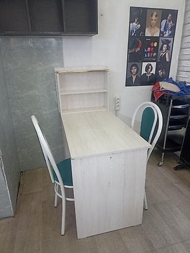 Продаётся маникюрный стол at lalafo.kg Продаётся маникюрный стол