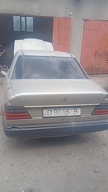 j 05: Mercedes-Benz W124: 1987 г., Седан — 4