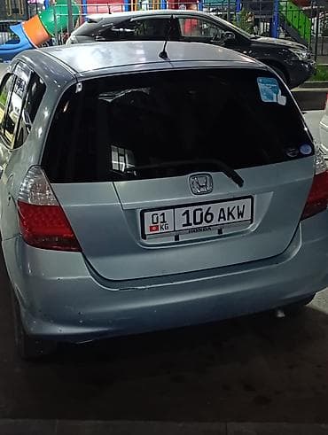 Honda Fit: 2005 г., 1.3 л, Автомат, Бензин, Хэтчбэк