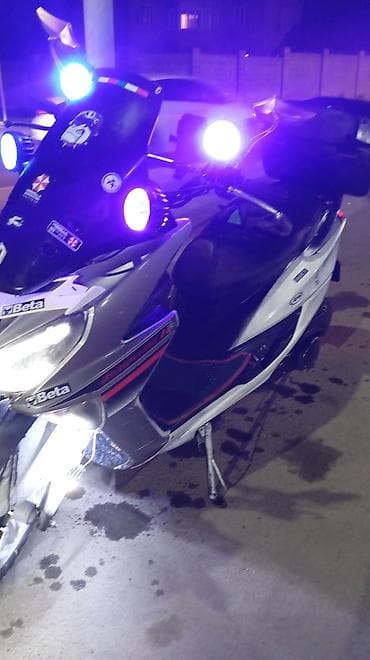 советский мотороллер: Скутер/макси-скутер с тюнингом освещения и аксессуарами — 5