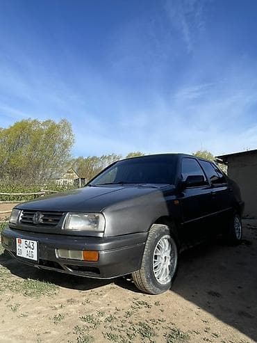 бокс для скутера: Volkswagen Vento: 1993 г., 1.8 л, Механика, Бензин, Седан — 2