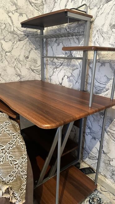 сколько стоит стол для компьютера: Компьютерный стол, Б/у, С полками — 2