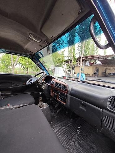 экскаватор хундай 300: Жеңил жүк ташуучу унаа, Hyundai, Стандарт, 1ге чейин т, Колдонулган — 4