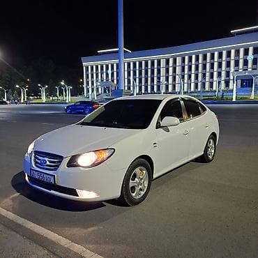 зад: Hyundai Avante: 2010 г., 1.6 л, Автомат, Бензин, Седан — 1