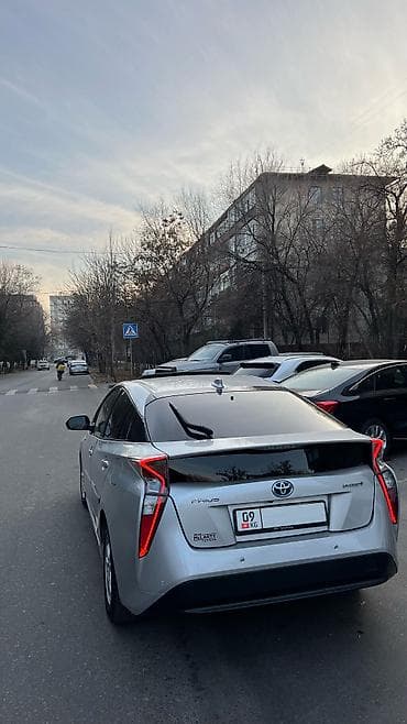 приус 35: Toyota Prius: 2018 г., 1.8 л, Вариатор, Гибрид, Седан — 3