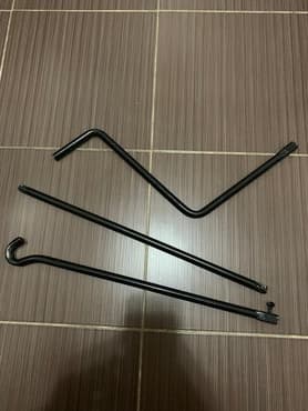 домкрат для машины: Продаю "удочку" для запаски тойота секвойя — 1