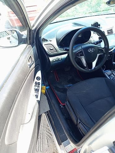 салярий: Hyundai Solaris: 2013 г., 1.6 л, Автомат, Газ — 6