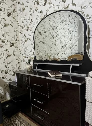 тумба для раковины: Спальный гарнитур б/у Состав комплекта: - Двуспальная кровать с — 1