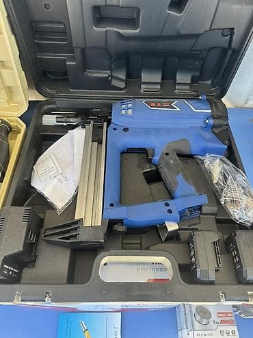 мини стапель: Аккумуляторный гвоздезабиватель/степлер в кейсе. Комплектация: - — 1