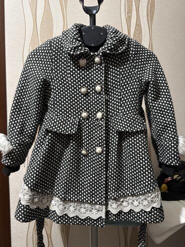 Детское пальто для девочки, тёплое и нарядное. Описание: - Цвет и