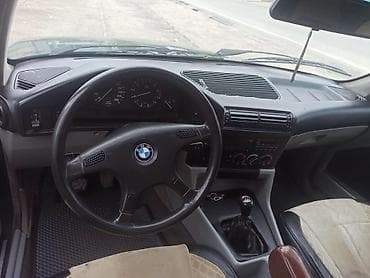 rx 350 2009: BMW 5 series: 1990 г., Седан — 6