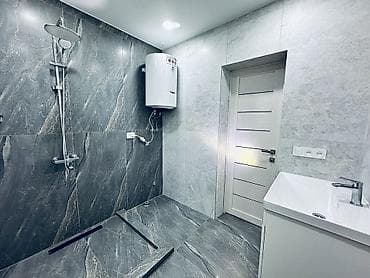 кой таш дома: Продаётся жилой дом с большим земельным участком. Дом кирпичный Рядом — 10