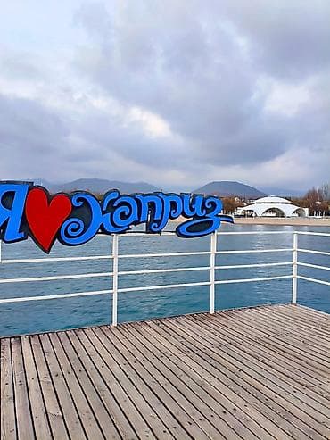 выход к речке: Коттедж в загородном комплексе у воды Описание: - Двухэтажный коттедж — 1