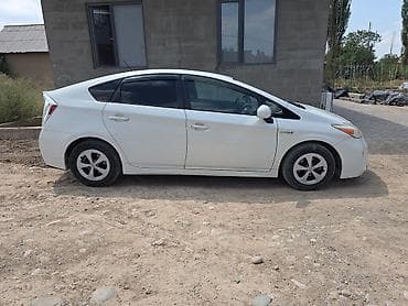 byd e9: Toyota Prius: 2013 г., 1.8 л, Вариатор, Гибрид, Хэтчбэк — 3