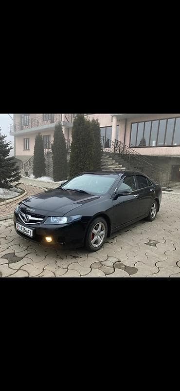 рассмотрим все варианты: Honda Accord: 2003 г., 2 л, Механика, Газ, Седан — 1