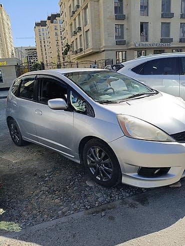 Honda Fit: 2012 г., 1.5 л, Автомат, Бензин, Хэтчбэк at lalafo.kg Honda Fit: 2012 г., 1.5 л, Автомат, Бензин, Хэтчбэк