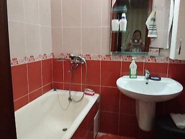 Кыймылсыз мүлк: 3 бөлмө, Менчик ээси, Чогуу жашоосу жок, Толугу менен эмереги бар — 4