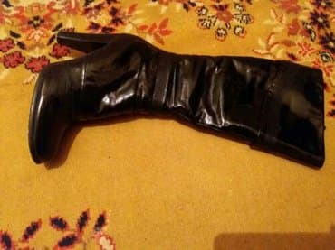 сапоги зимние женские натуральная кожа натуральный мех распродажа: Продаю зимние сапоги 37-38 размера. кожа-лак, мех натуралка 1800 сом — 1