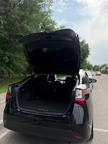 model y: Toyota Prius: 2019 г., Автомат, Гибрид, Хэтчбэк — 6