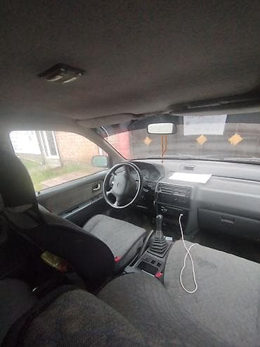 Продажа авто: Mitsubishi Chariot: 1997 г., 2 л, Механика, Бензин, Универсал — 4