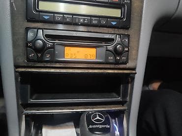 модулятор на авто: Штатная магнитола Mercedes-Benz Audio 10 CD - Оригинальная головная — 1