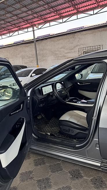 byd e2 2023: Kia EV6: 2023 г., Автомат, Электромобиль, Кроссовер — 9