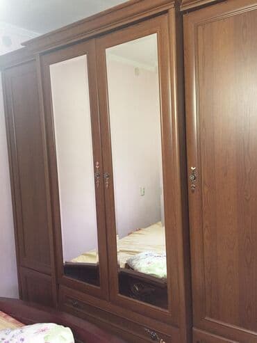 Буфеты: Шкаф большой из Деверо дуб.Хорошом состояни. Просто стоит. без дела — 2