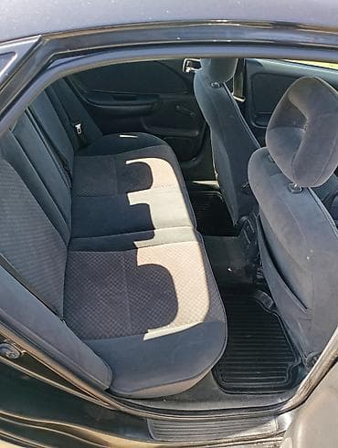 70 сом: Toyota Avensis: 2000 г., 1.8 л, Кол менен иштөөчү, Бензин, Лифтбек — 10