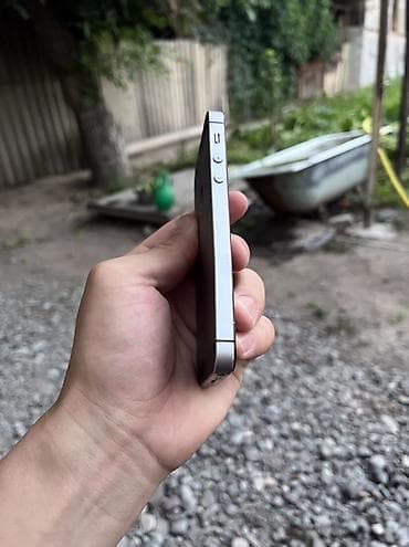 Техника жана электроника: IPhone SE, Колдонулган, 128 ГБ, Күмүш, Заряддоочу түзүлүш, Коргоочу айнек, Кабель, 100 % — 5