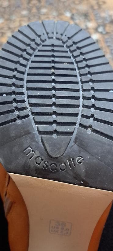 на зиму: Высокие женские сапоги карамельно‑коричневого цвета. - Материал — 5