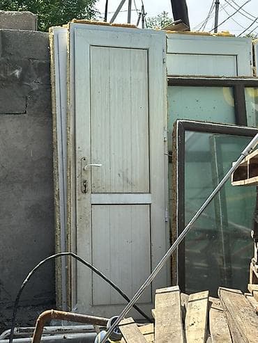 Металлическая утеплённая дверь с коробкой - Полотно и короб: металл