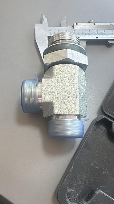 Тройники гидравлические с накидной гайкой и уплотнительным кольцом