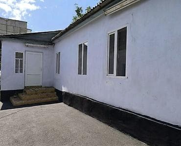 с участком: Продаю дом, находится в городе Орловка. Центральное отопление(из-за — 8