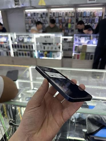 Аудиотехника: IPhone 11, Б/у, Защитное стекло, Чехол, Кабель — 3