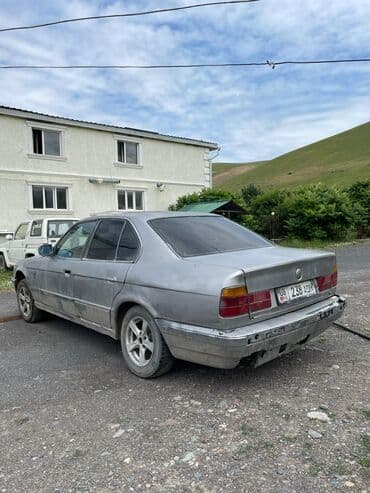 авто обмен на дом: BMW 525: 1993 г., 2.5 л, Механика, Бензин, Седан — 2